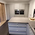 Upland Lounge Apartment *