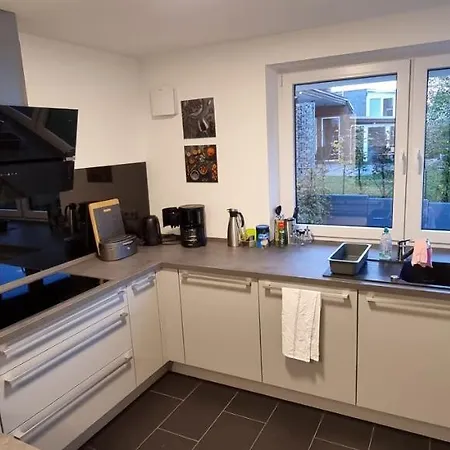 Upland Lounge דירה