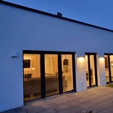 Upland Lounge Apartment