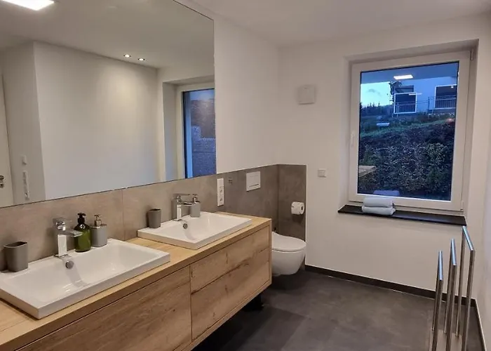 Upland Lounge Apartment *